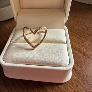 NEW 14kt yellow gold heart ring.